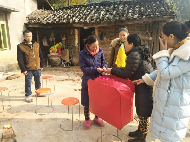 “責(zé)任正信，愛心公益”我們在行動——綿陽游仙區(qū)登仙村之行